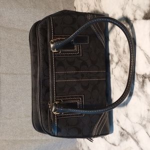 Coach Black Signature C Purse - Leather Features